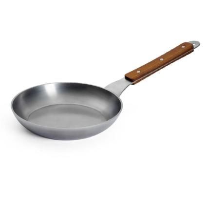 228520 7 univerzalni panev carbon steel 28 cm ocel woll
