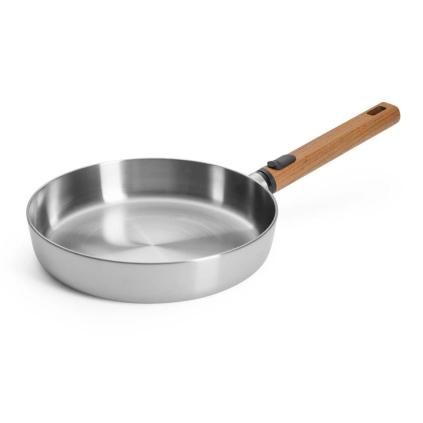 228559 univerzalni panev logic steel 24 cm s odnimatelnou ruojeti nerezova ocel woll