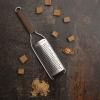 Râpe à grain moyen MASTER, manche en noyer, Microplane