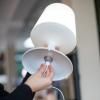 Lampe de table sans fil LIGHT TO GO, gris organique, Koziol