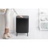 Poubelle à couvercle tactile BO HI 60 l, noir, Brabantia
