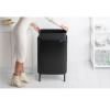 Poubelle à couvercle tactile BO HI 60 l, noir, Brabantia