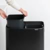 Poubelle à couvercle tactile BO HI 2 x 30 l, noir, Brabantia