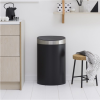 Poubelle à couvercle tactile TOUCH BIN NEW 40 l, noir mat avec couvercle mat, Brabantia