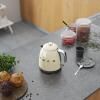 200195 smeg konvice mini kremova scena 03