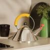 Bouilloire sifflante 9093 1 l, argent / jaune, Alessi