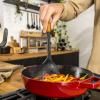 Spatule turner WOK 31 cm, marron, silicone, Staub