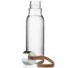 Bouteille d'eau 500 ml, sangle mocca, plastique, Eva Solo