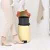 Poubelle à pédale NEWICON 20 l, jaune tendre, acier, Brabantia