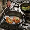 212761 4 univerzalni panev adamant comfort 32 cm cerna hlinik fissler