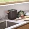 215639 1 odpadkovy kos reflect 6 l cerna plast eva solo