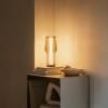 216953 1 prenosna stolni lampa radiant 28 cm led prirodni drevo eva solo