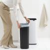 225867 6 dotykovy odpadkovy kos bo 30 l platinova ocel brabantia