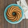 152114 3 forma na babovku spirala heritage bundt zlata nordic ware