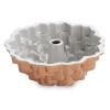 137726 2 forma na babovku blossom 2 4 l zlata hlinik nordic ware