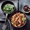 148466 6 designova neprilnava panev wok o 30 cm zwilling madura