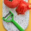 232159 6 skrabka na zeleninu t duo zelena plast opinel